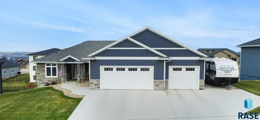 1604 W River Bend St, Brandon, SD 57005-3059 - Image #3