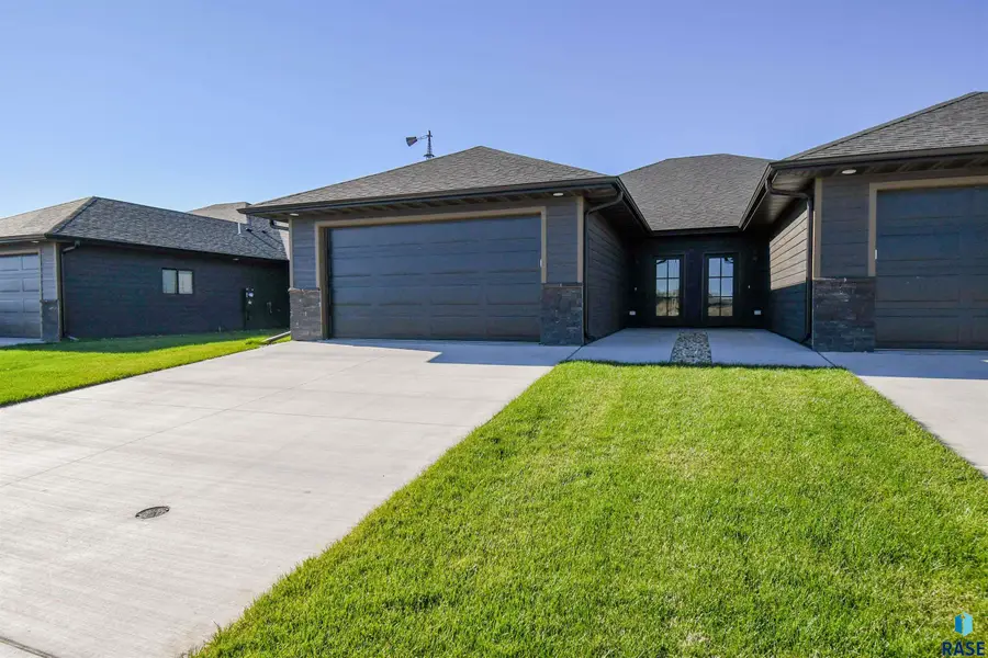 1405 N Alinia Ave, Tea, SD 57064 - Image #2