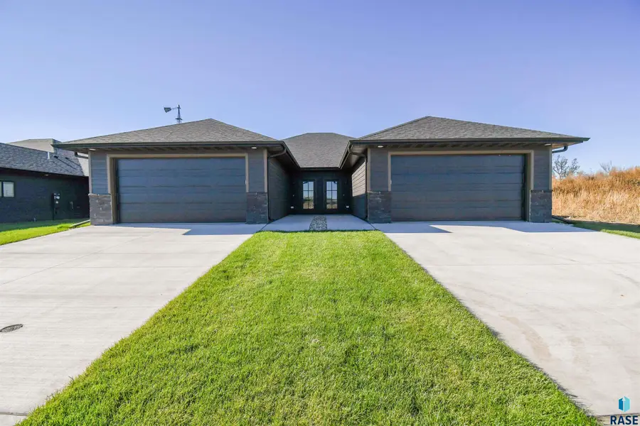1405 N Alinia Ave, Tea, SD 57064 - Image #3