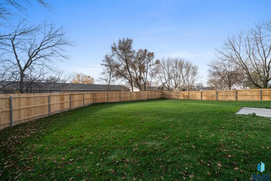 207 W 6th St, Hartford, SD 57033 - Image #3