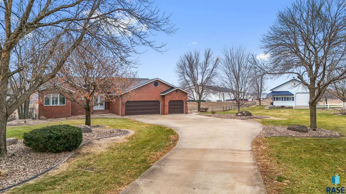 48381 277th St, Canton, SD 57013-5507 - Image #1