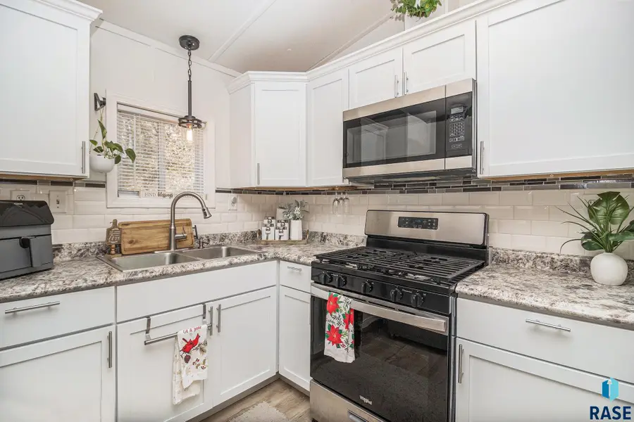 1020 N Bunker Pl, Sioux Falls, SD 57103 - Image #3