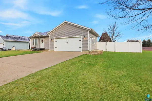 100 Jessica St, Worthing, SD 57077