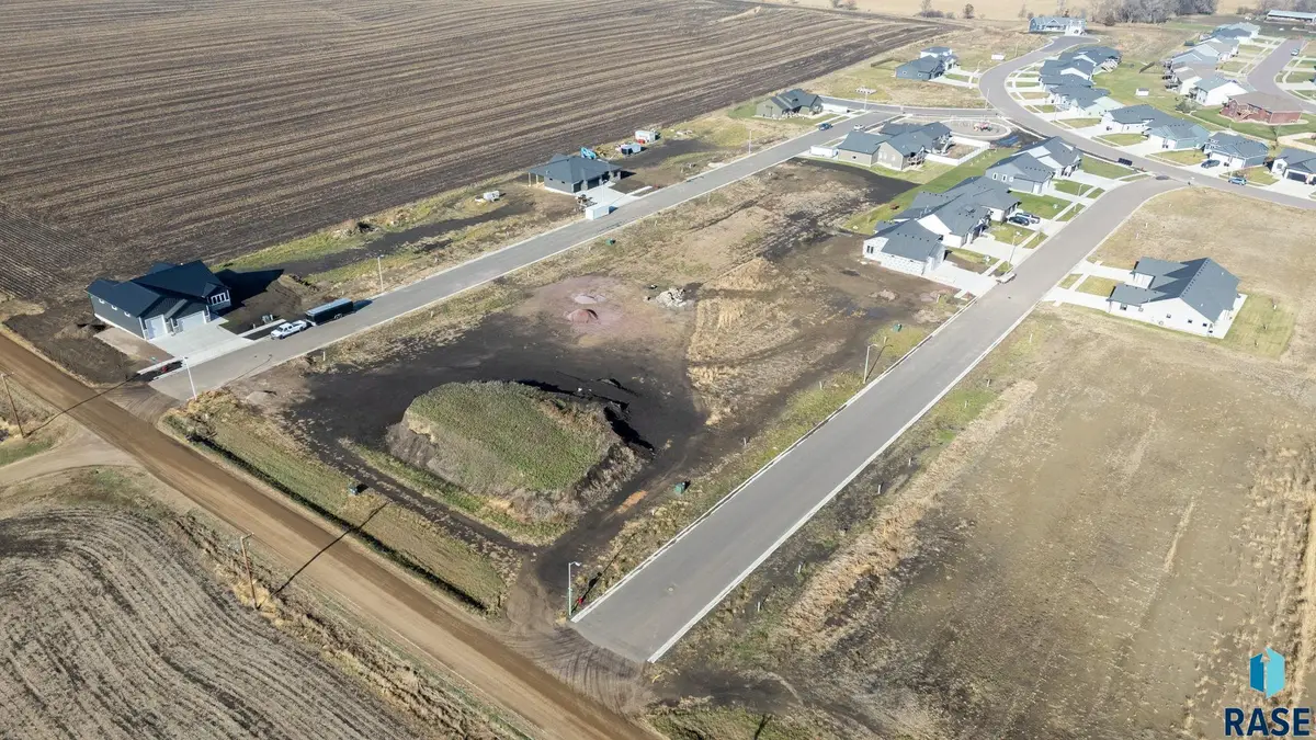 1001 Sundance St, Valley Springs, SD 57068 - Image #1