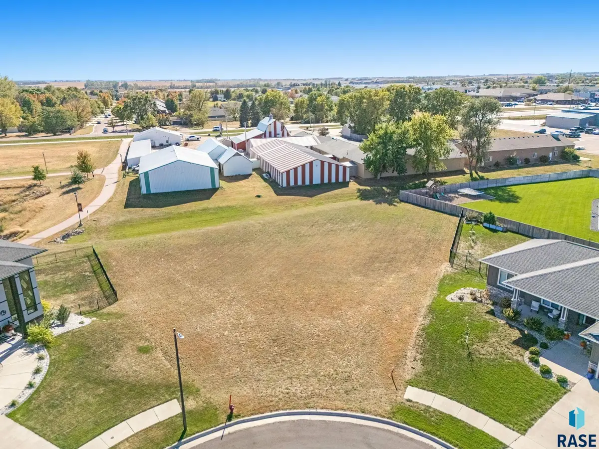 111 Liberty Cir, Harrisburg, SD 57032 - Image #1