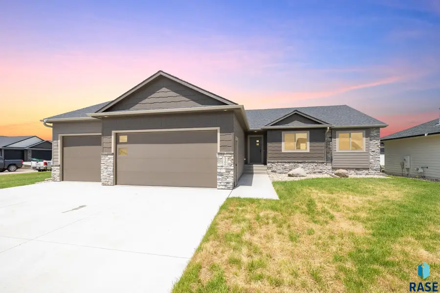 5300 E 64th St, Sioux Falls, SD 57108 - #2