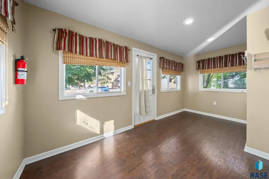 504 S 5th Ave, Sioux Falls, SD 57104 - Image #3