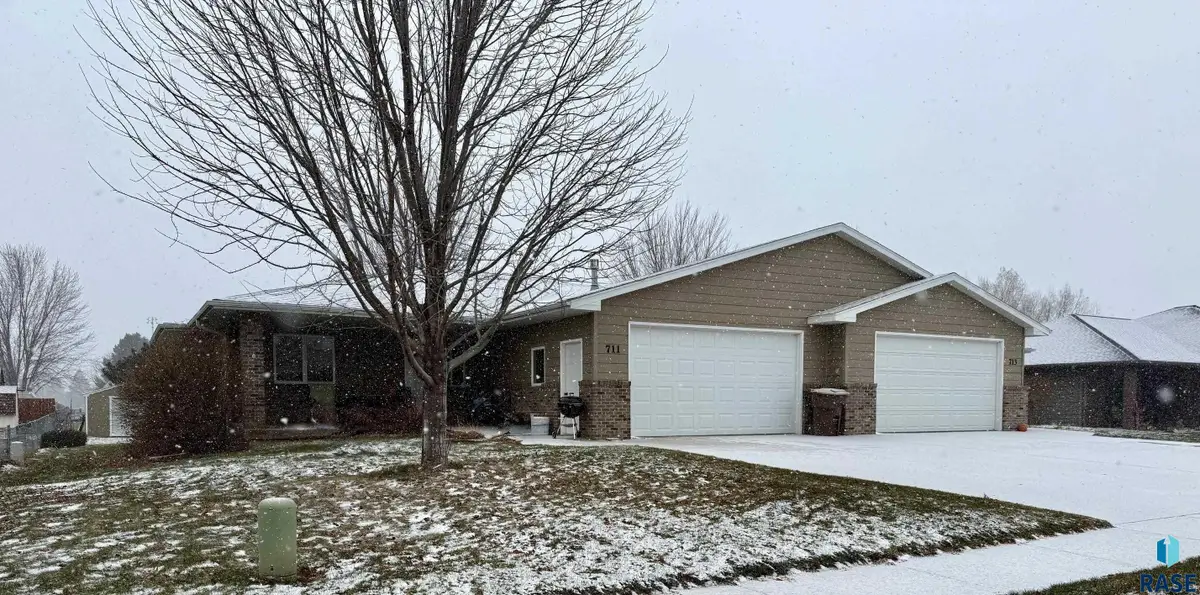 711 W 16th Ave, Mitchell, SD 57301 - Image #1