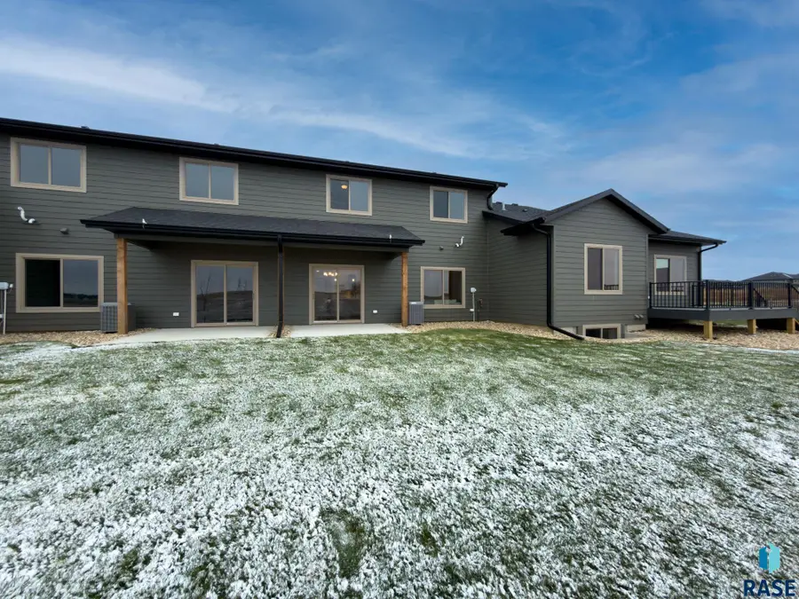 2818 E Hazelnut St, Brandon, SD 57005 - Image #3