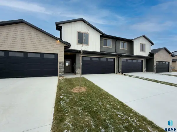 2820 E Hazelnut St, Brandon, SD 57005