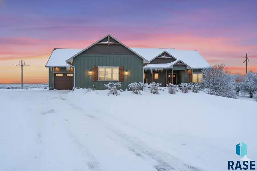 27061 Saddlerock Pl, Harrisburg, SD 57032 - Image #2