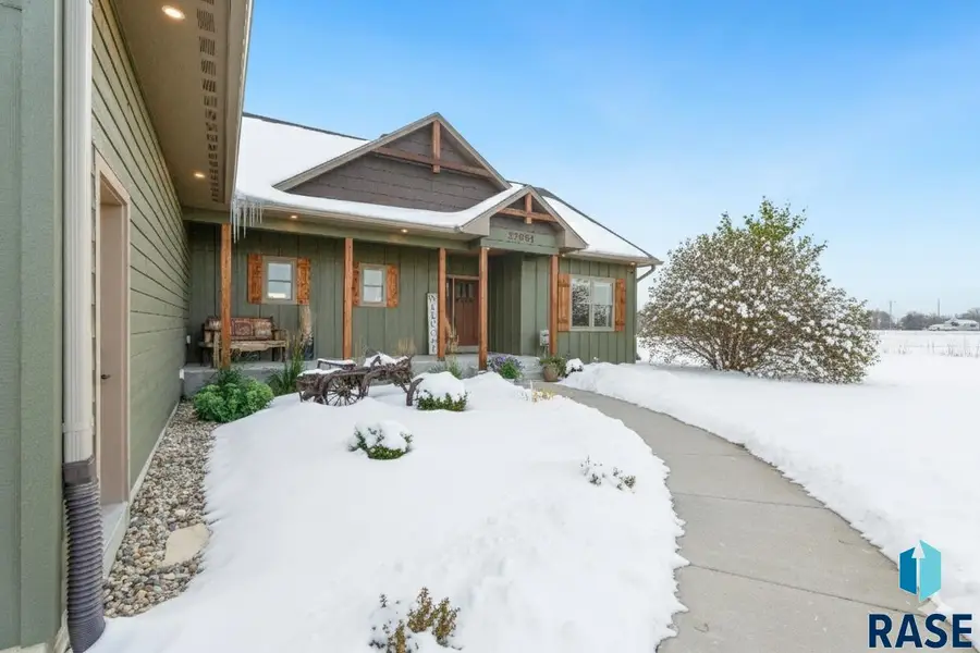 27061 Saddlerock Pl, Harrisburg, SD 57032 - Image #3