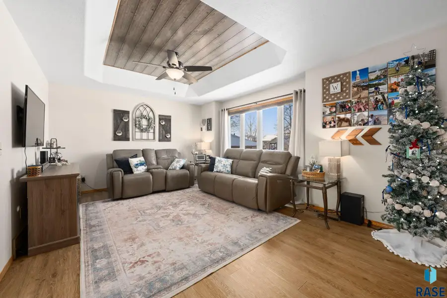 2735 S Avondale Ct, Sioux Falls, SD 57110 - Image #2