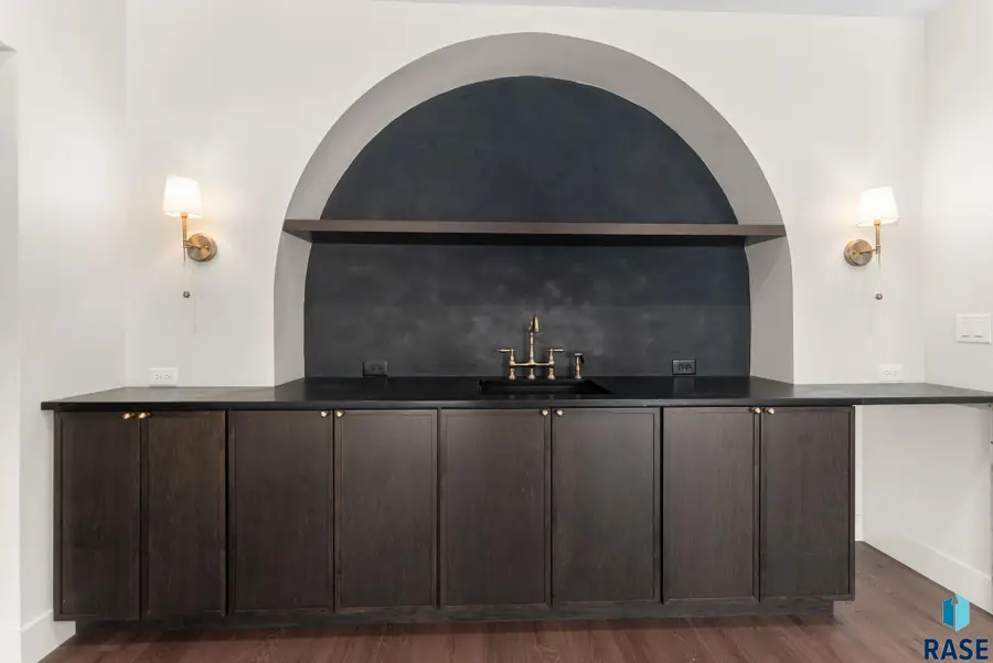 8309 E Sheridan Cir, Sioux Falls, SD 57110 - Image #3