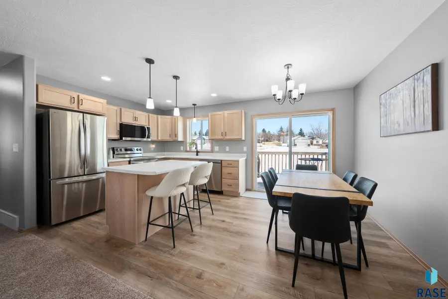 3228 N Yukon Ave, Sioux Falls, SD 57107 - Image #2