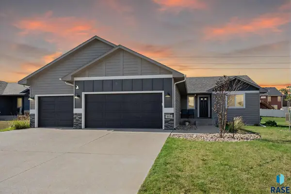 813 N Anthem Dr, Sioux Falls, SD 57110