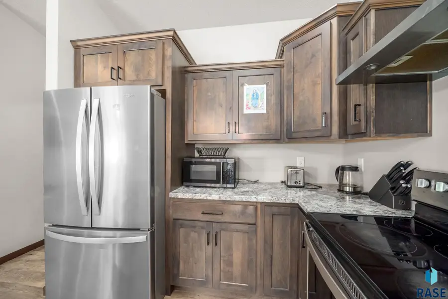 813 N Anthem Dr, Sioux Falls, SD 57110 - Image #3