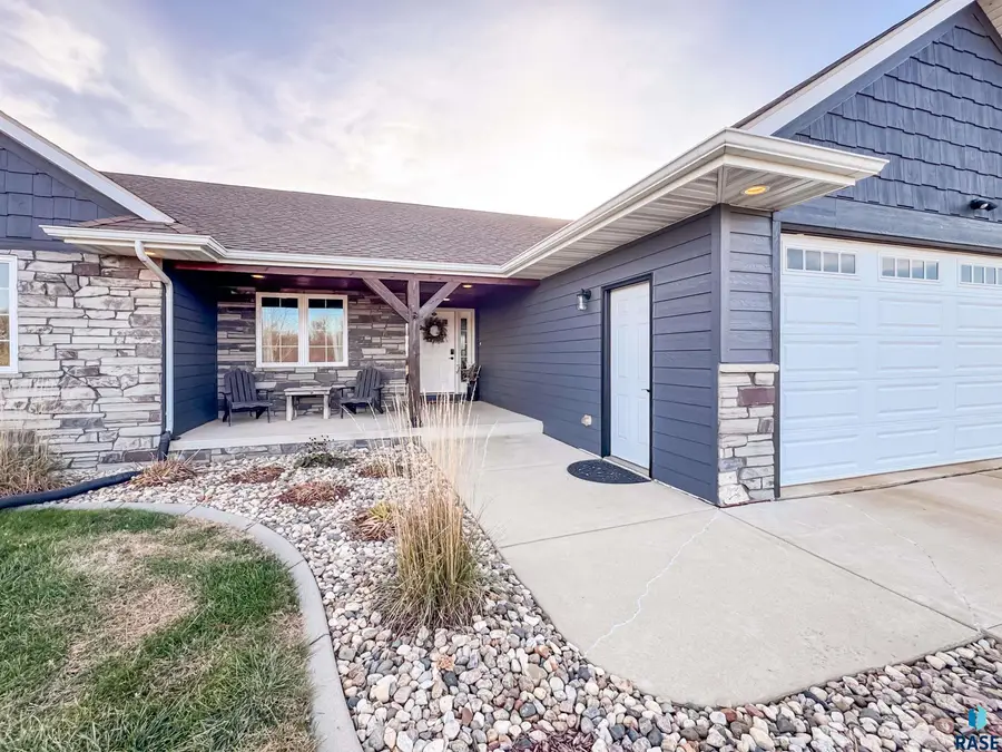 25785 Frederick Cir, Renner, SD 57055 - Image #3