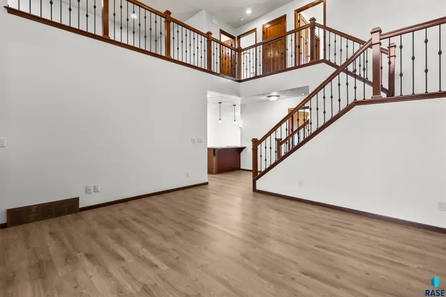 2505 S Kinderhook Ave, Sioux Falls, SD 57106 - Image #3