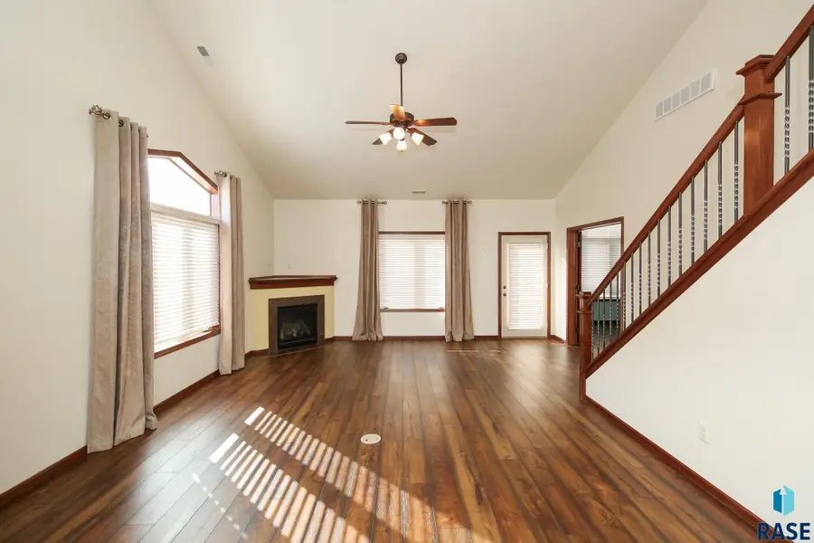 8103 S Brenda Pl, Sioux Falls, SD 57108 - #2