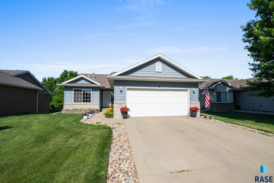 1413 N Holbrook Ave, Sioux Falls, SD 57107 - Image #2