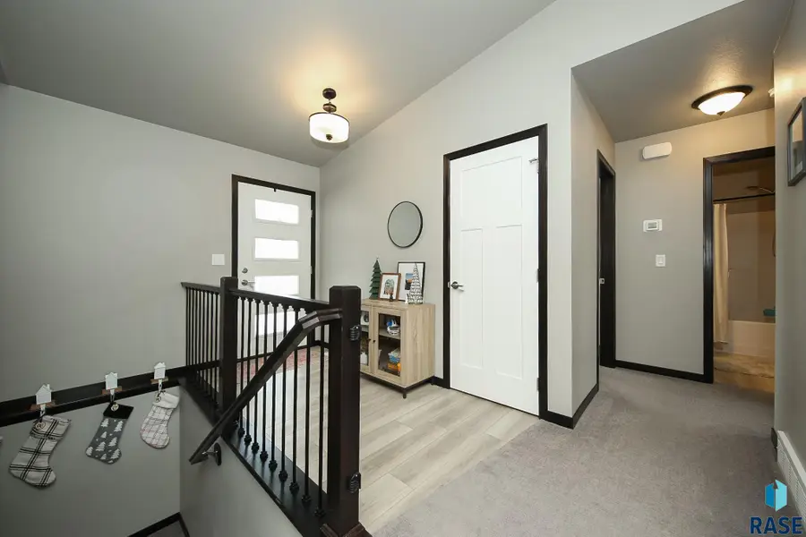 824 N Yankee Ave, Sioux Falls, SD 57110 - Image #2