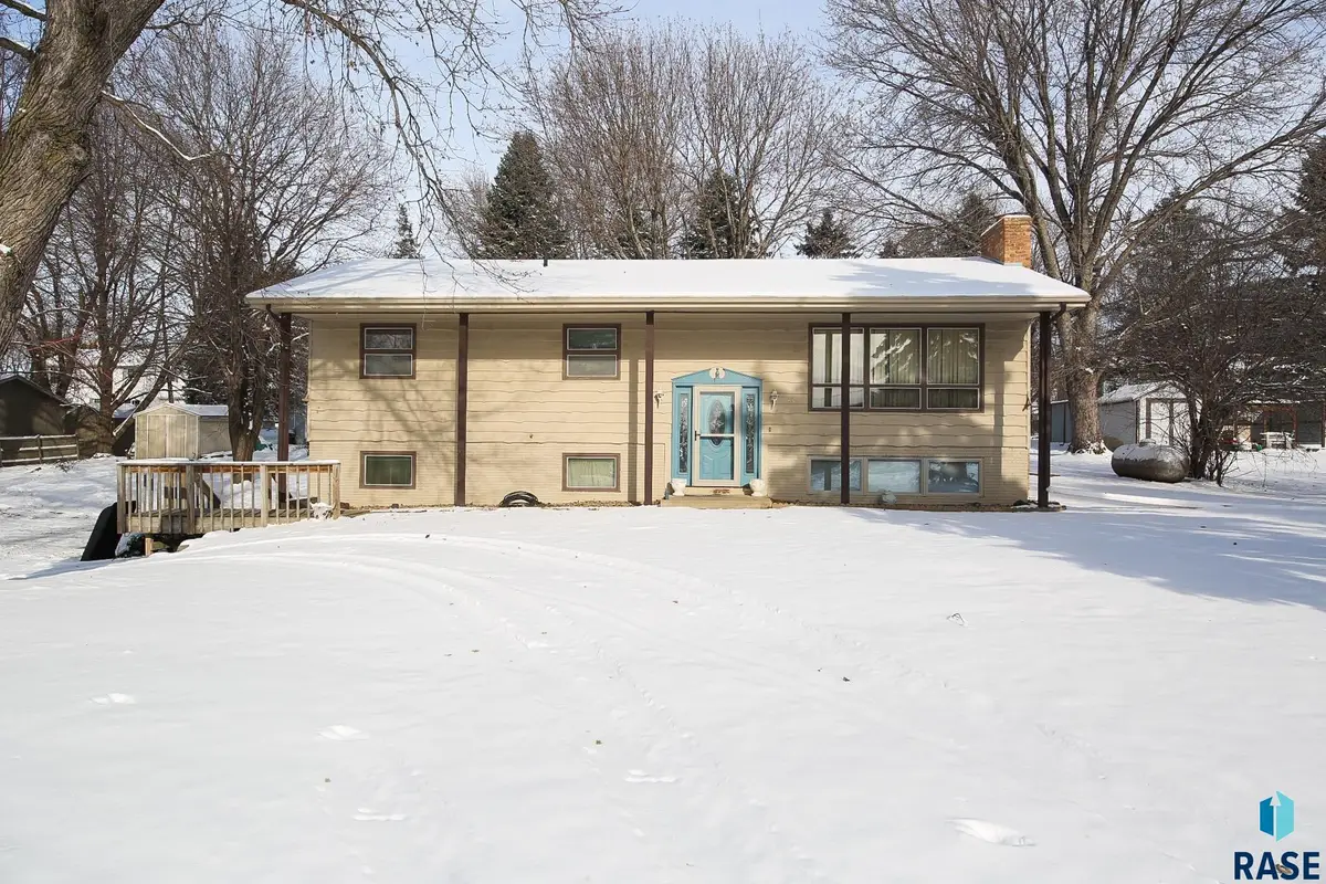 2804 W Skyline Dr, Sioux Falls, SD 57107 - Image #1