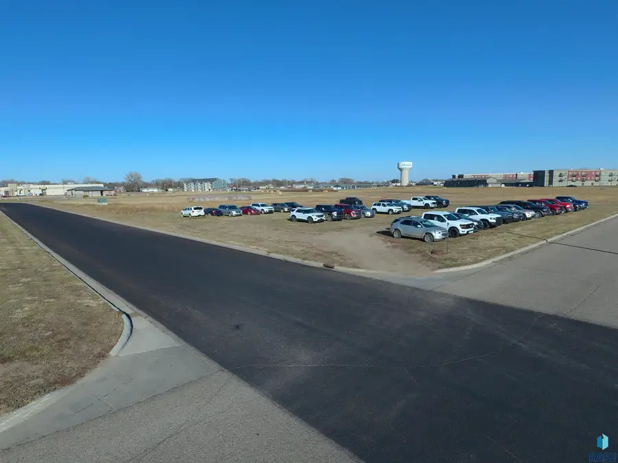 24th St, Huron, SD 57350 - Image #2
