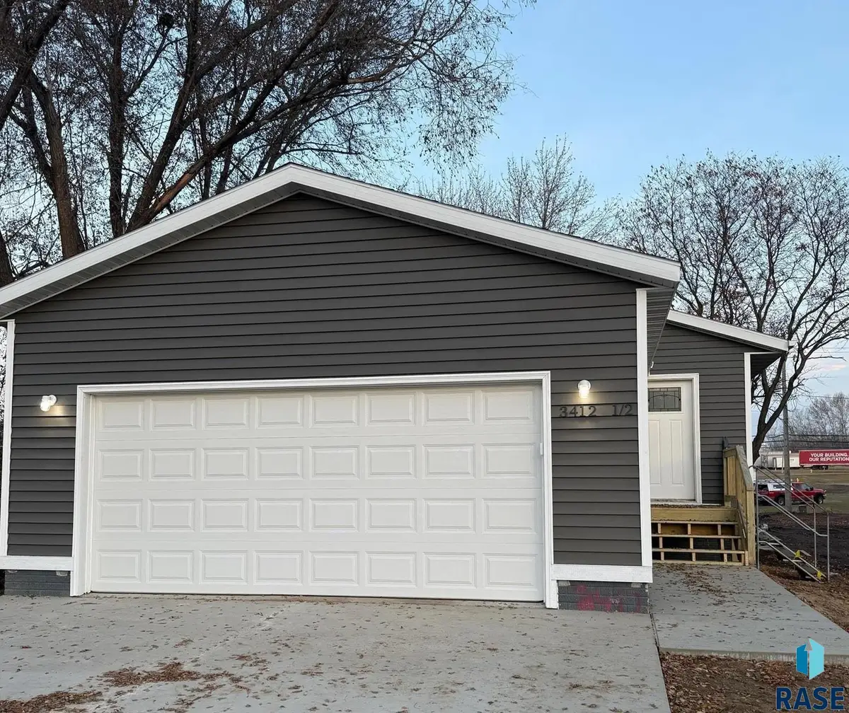 3412 N 10th Ave, Sioux Falls, SD 57104 - Image #1