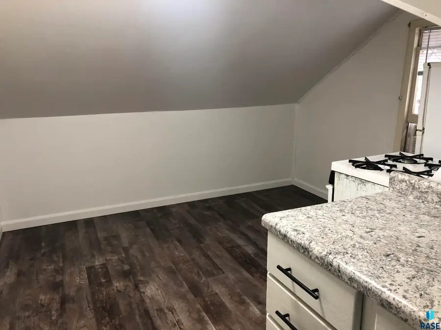 521 S Menlo Ave, Sioux Falls, SD 57104 - Image #2