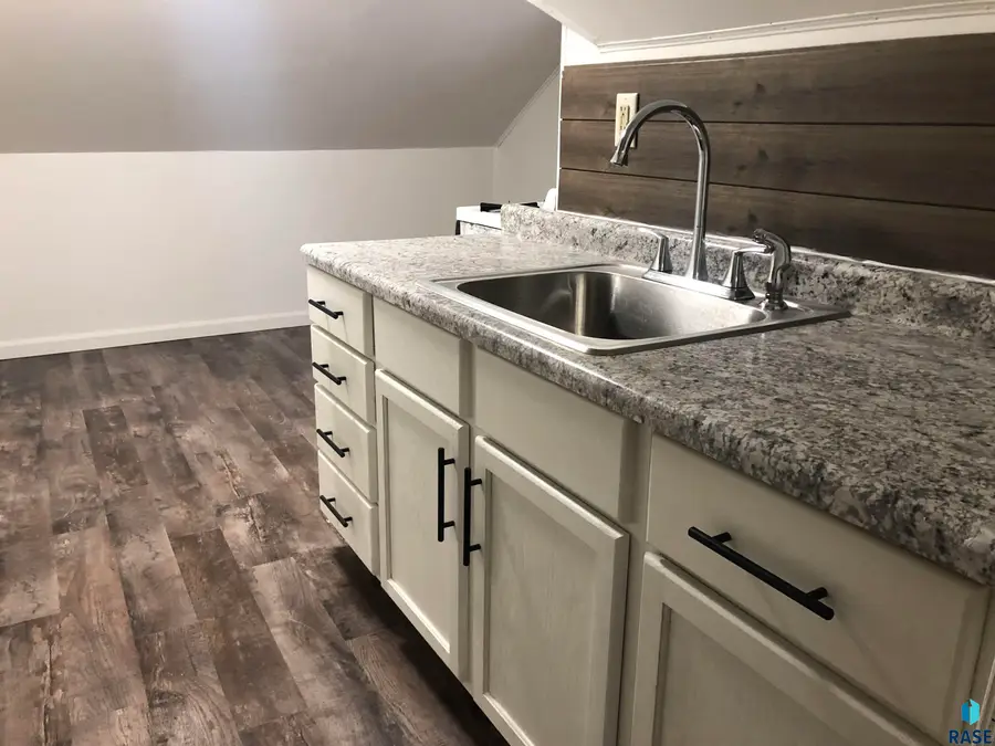 521 S Menlo Ave, Sioux Falls, SD 57104 - Image #3