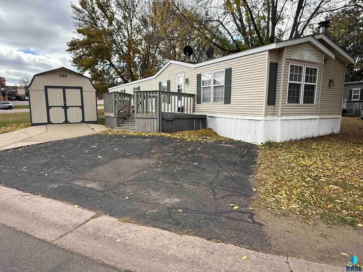 1 S Lafayette Pl, Sioux Falls, SD 57110 - Image #1