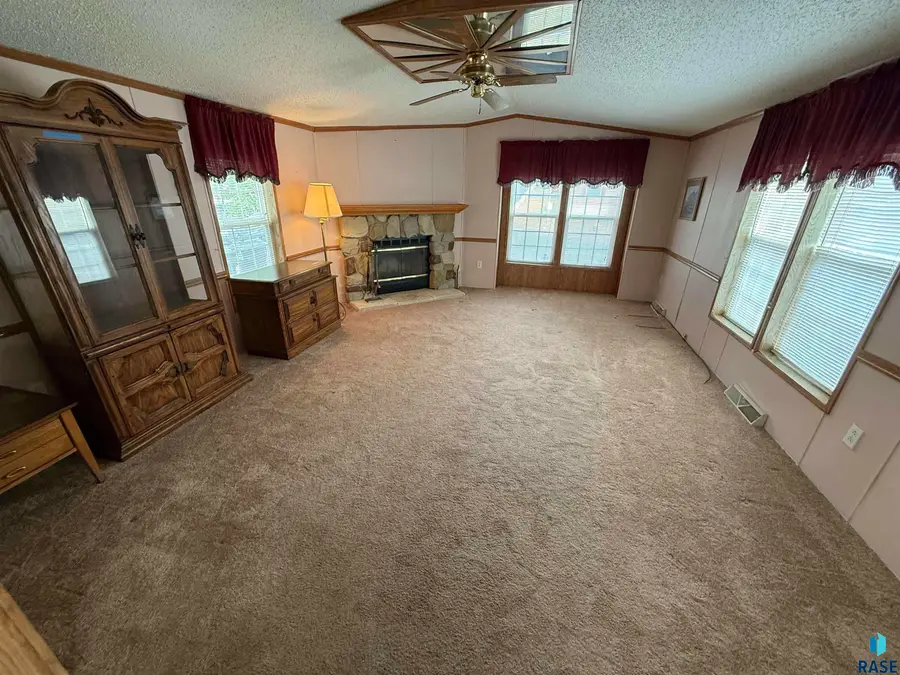 1 S Lafayette Pl, Sioux Falls, SD 57110 - Image #3