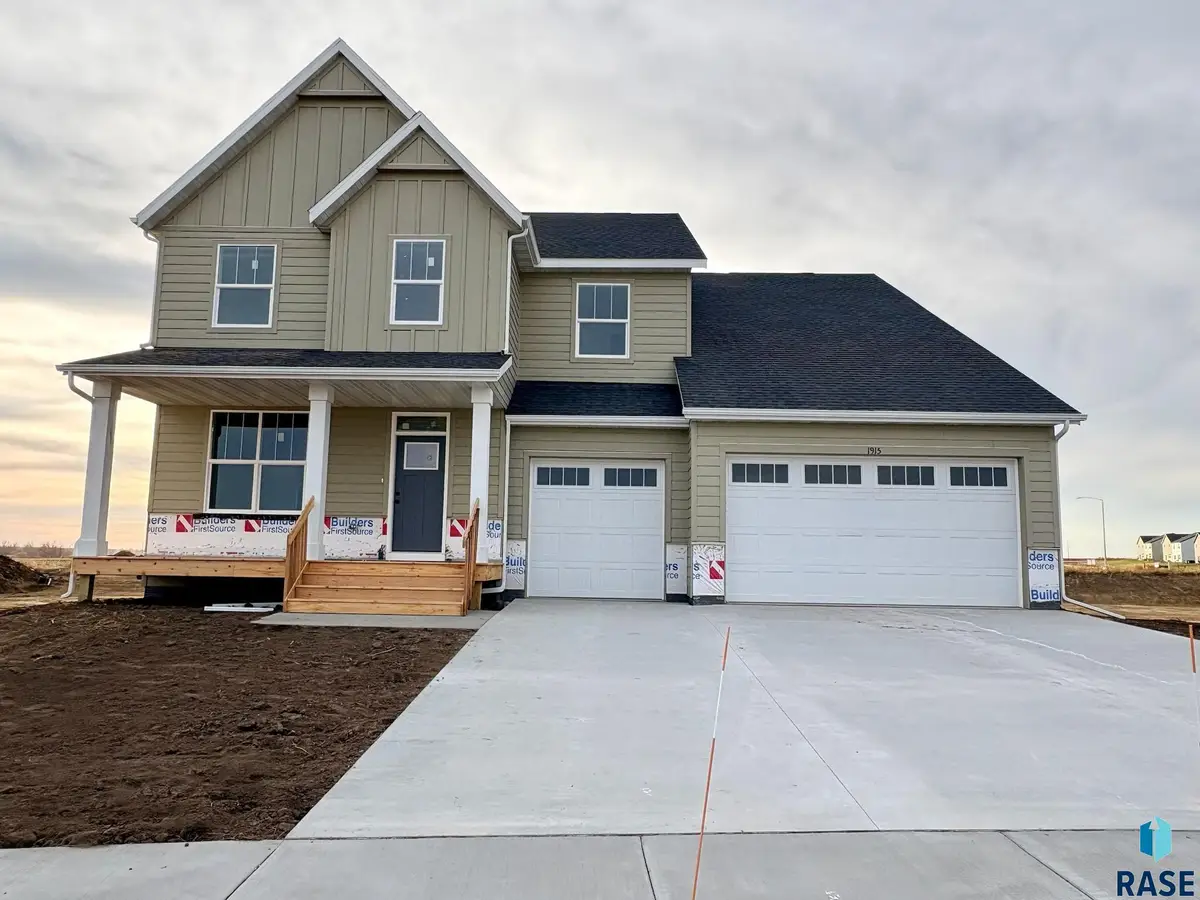 1915 N Valley View Rd, Sioux Falls, SD 57107 - Image #1