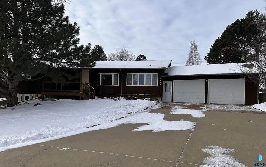 3905 N Longview Ave, Sioux Falls, SD 57107 - Image #2