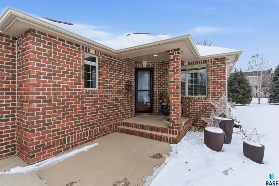 7304 Edinburg Pl, Sioux Falls, SD 57108 - Image #2