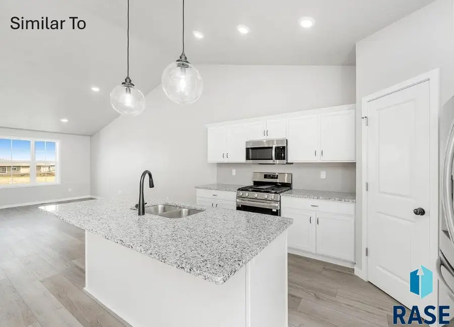 807 Estate St, Harrisburg, SD 57032 - Image #2