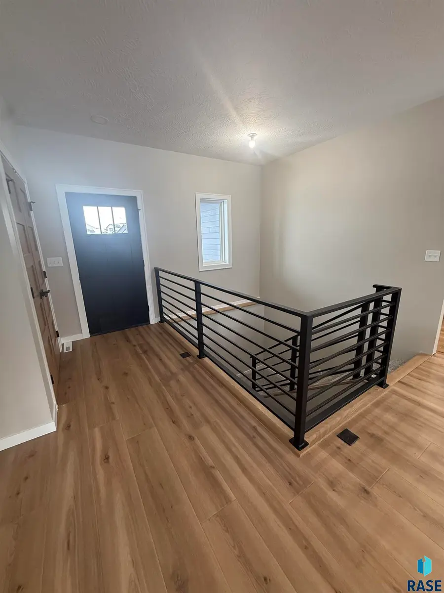 2109 S Red Oak Ave, Sioux Falls, SD 57110 - Image #3