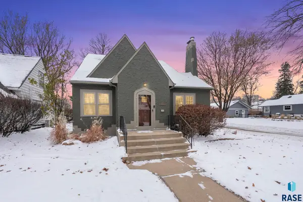 1701 S Carter Pl, Sioux Falls, SD 57105