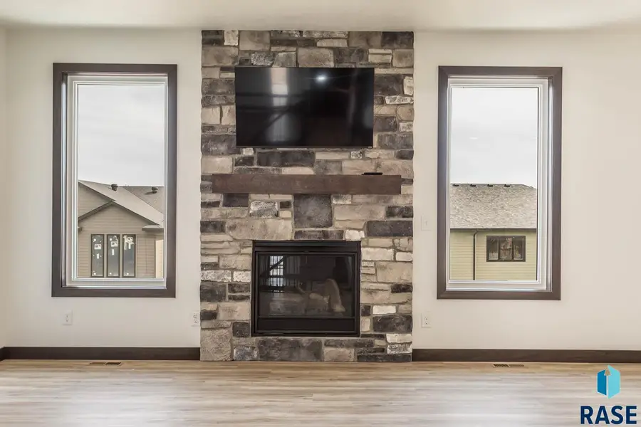 2208 S Saddle Ridge Dr, Sioux Falls, SD 57110 - Image #3