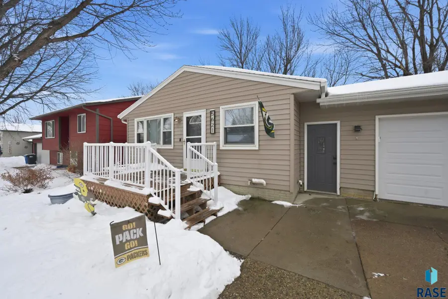 5621 W Bluestem St, Sioux Falls, SD 57106 - Image #2