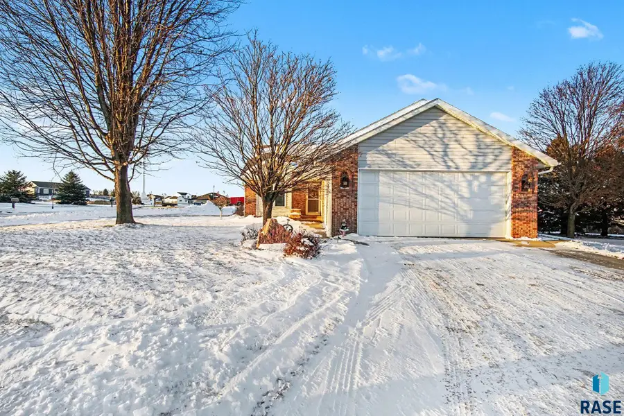 301 E Christensen Dr, Luverne, MN 56156 - Image #3
