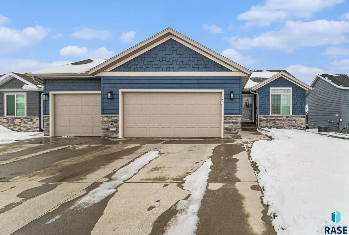 612 Prairieside Trl, Harrisburg, SD 57032 - Image #1