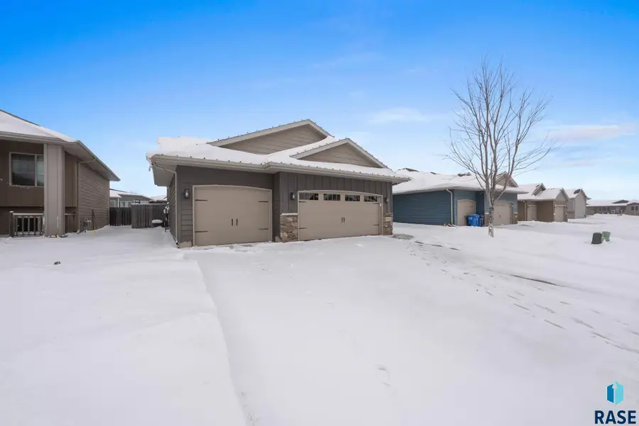7900 W Pettigrew Ln, Sioux Falls, SD 57106 - Image #2