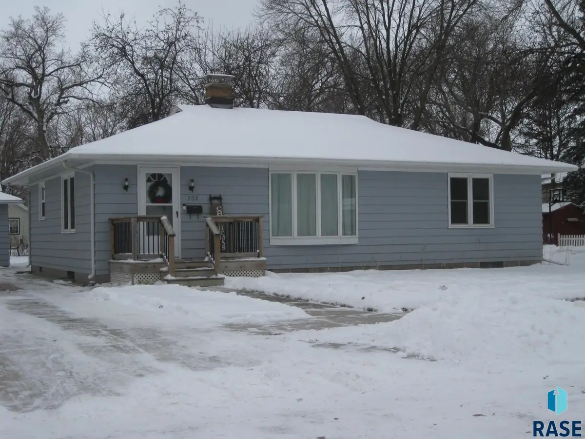 707 E 6th St, Dell Rapids, SD 57022 - Image #1