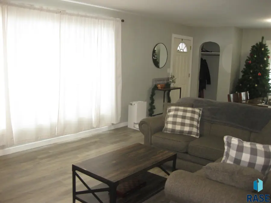 707 E 6th St, Dell Rapids, SD 57022 - Image #3