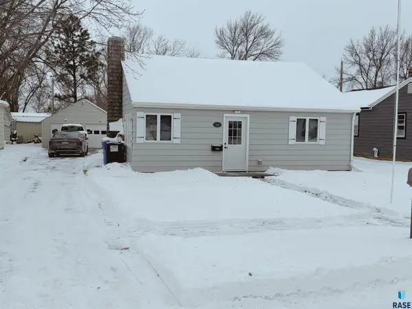 331 E Norton Ave, Salem, SD 57058