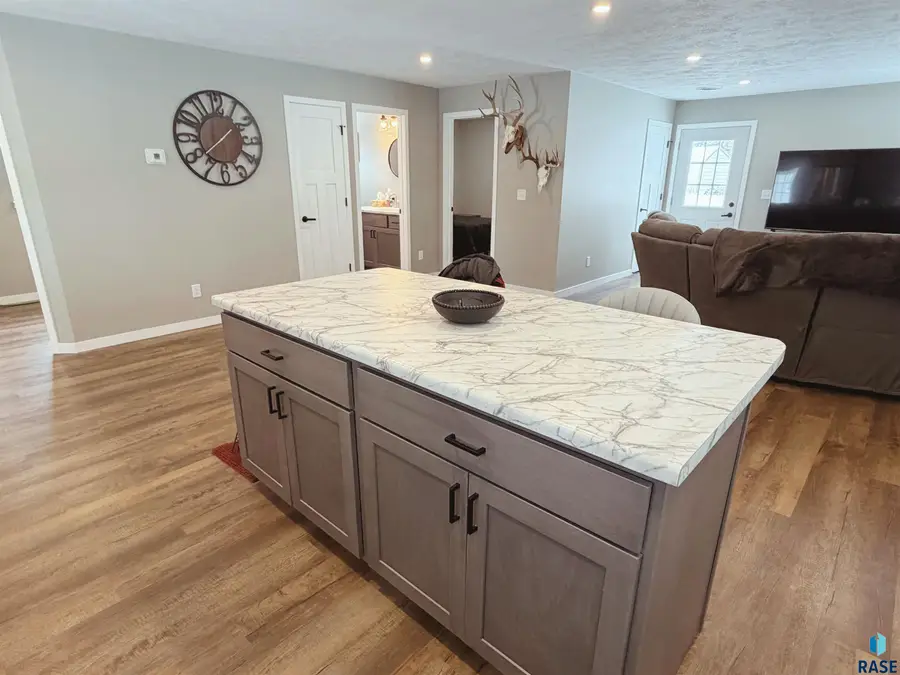 331 E Norton Ave, Salem, SD 57058 - Image #3