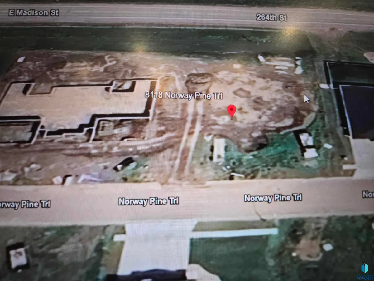 8118/8120 E. Norway Pines Trl, Sioux Falls, SD 57110 - Image #1