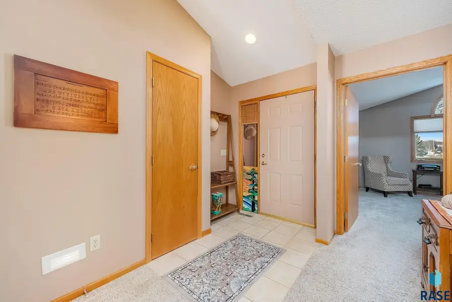 3500 E Kris Dr, Sioux Falls, SD 57103 - Image #2